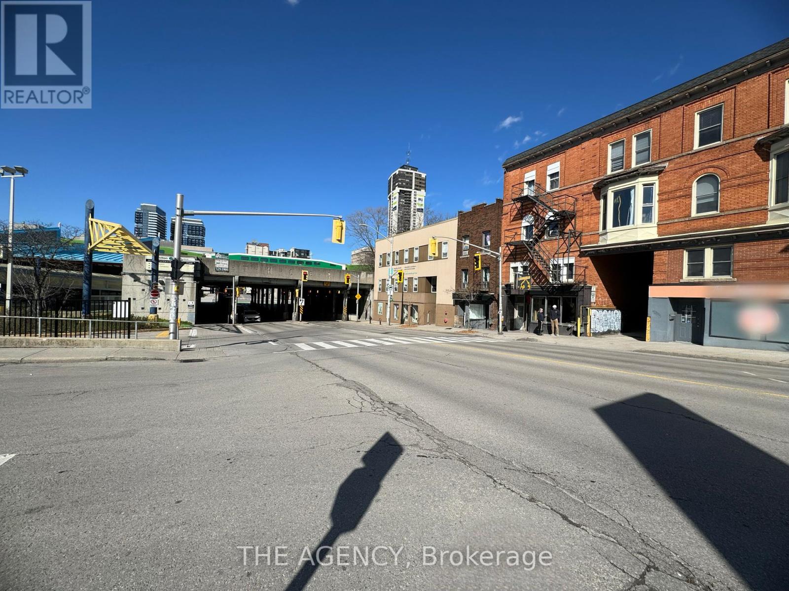 139 John Street S Property Photo 2