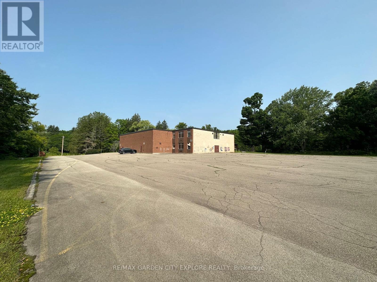 1165 Centre Street Property Photo 9