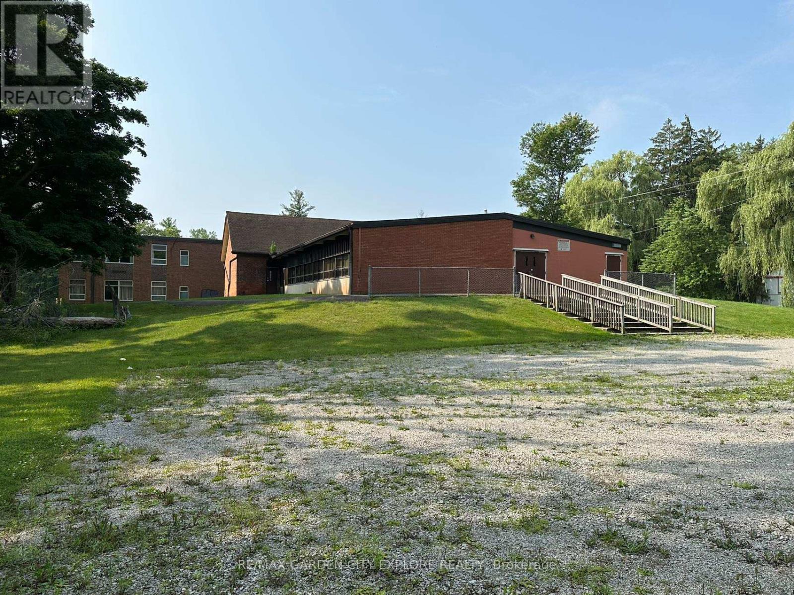 1165 Centre Street Property Photo 10