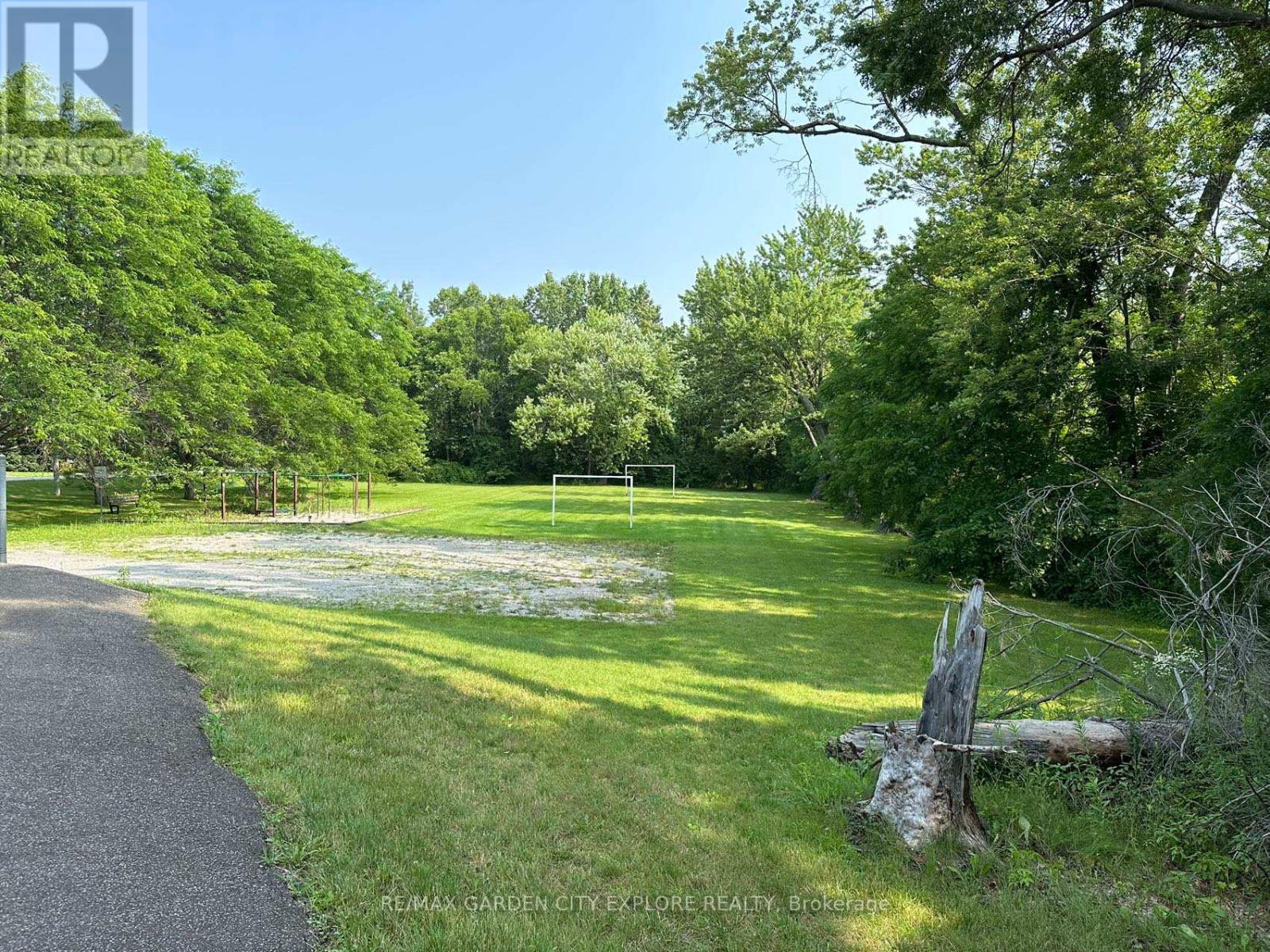 1165 Centre Street Property Photo 12