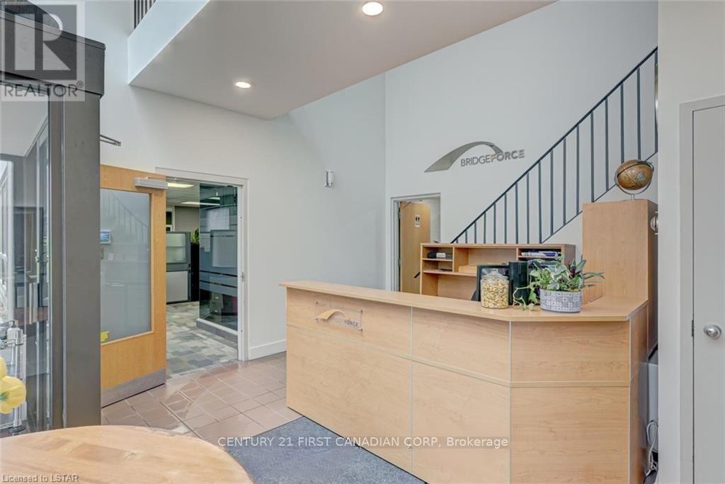A - 1785 Wonderland Road N Property Photo 2