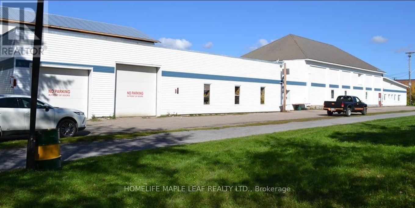220 Carswell Street Property Photo 7