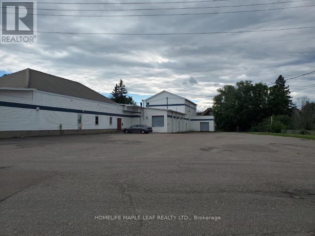 220 Carswell Street Property Photo 9