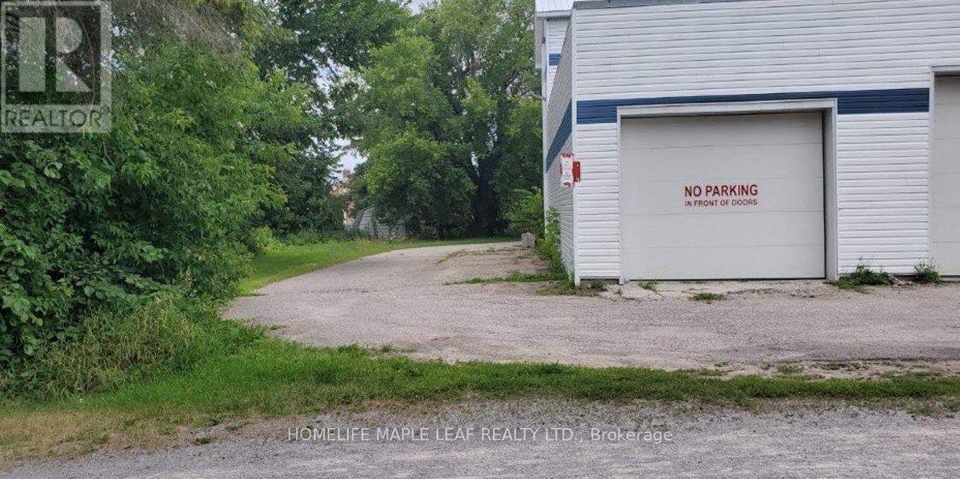220 Carswell Street Property Photo 10