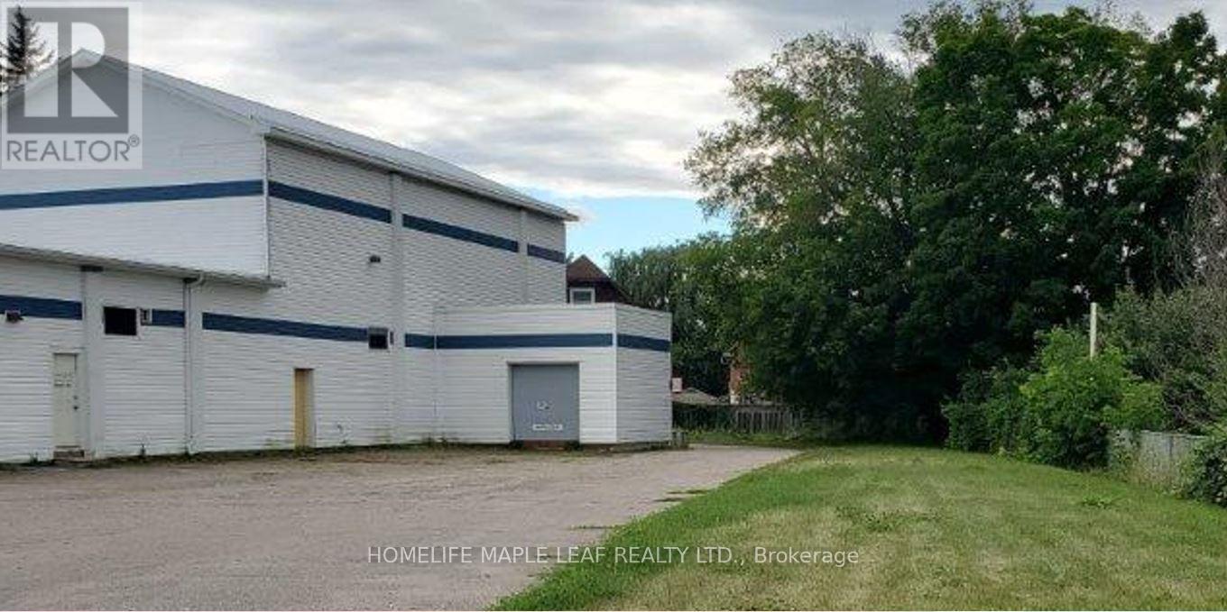 220 Carswell Street Property Photo 12