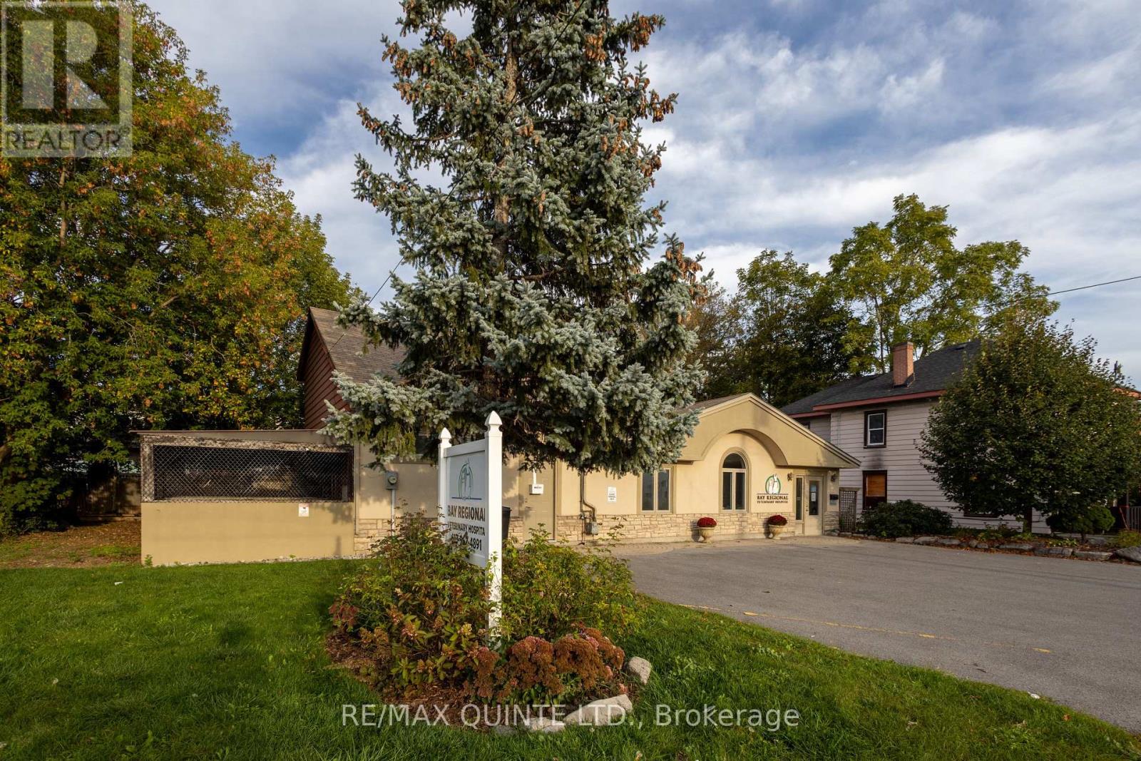 437 Bleecker Avenue Property Photo 4