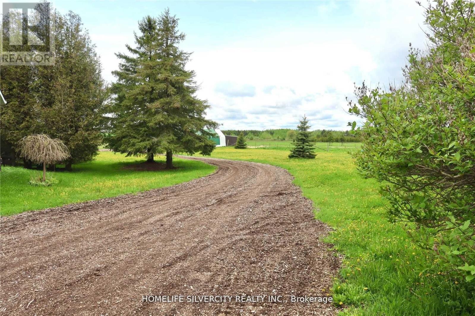 374136 6th Line Property Photo 2