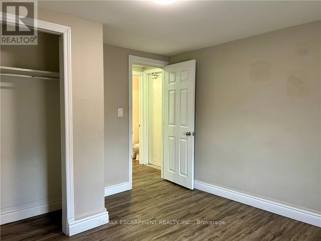 24 Duke Street Property Photo 35