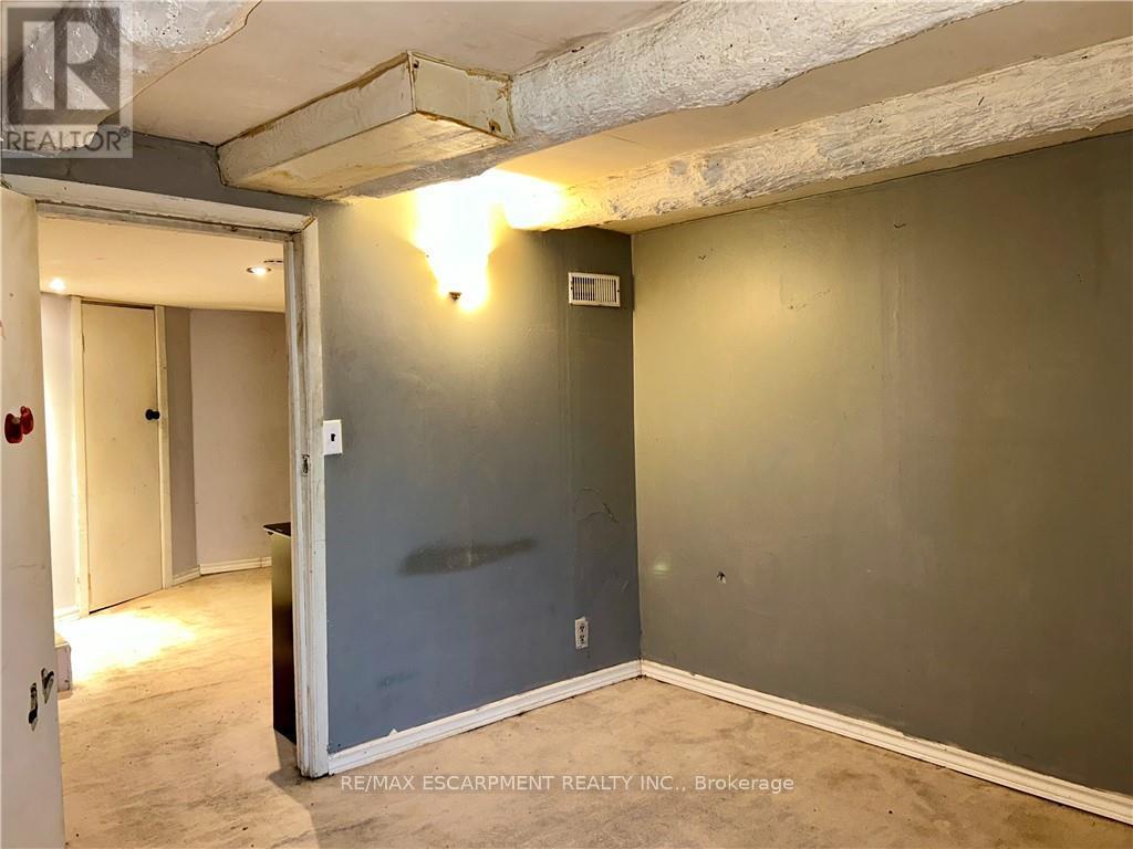 24 Duke Street Property Photo 43
