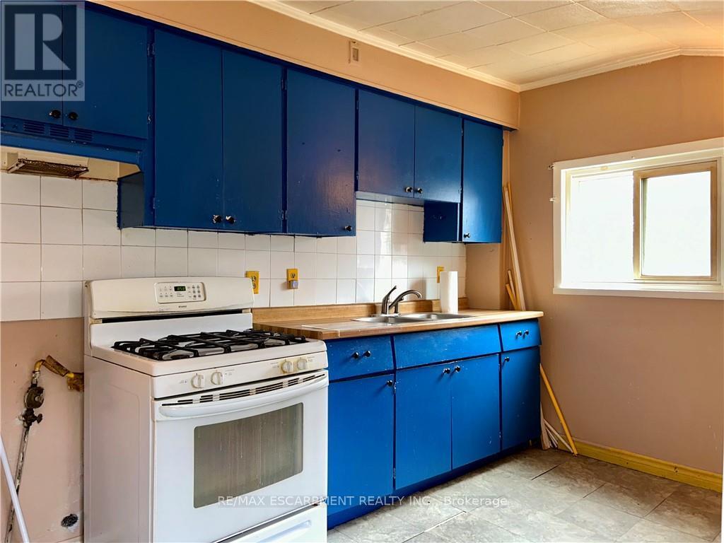 24 Duke Street Property Photo 45