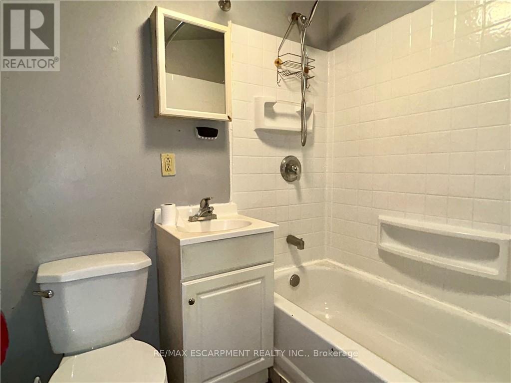 24 Duke Street Property Photo 47