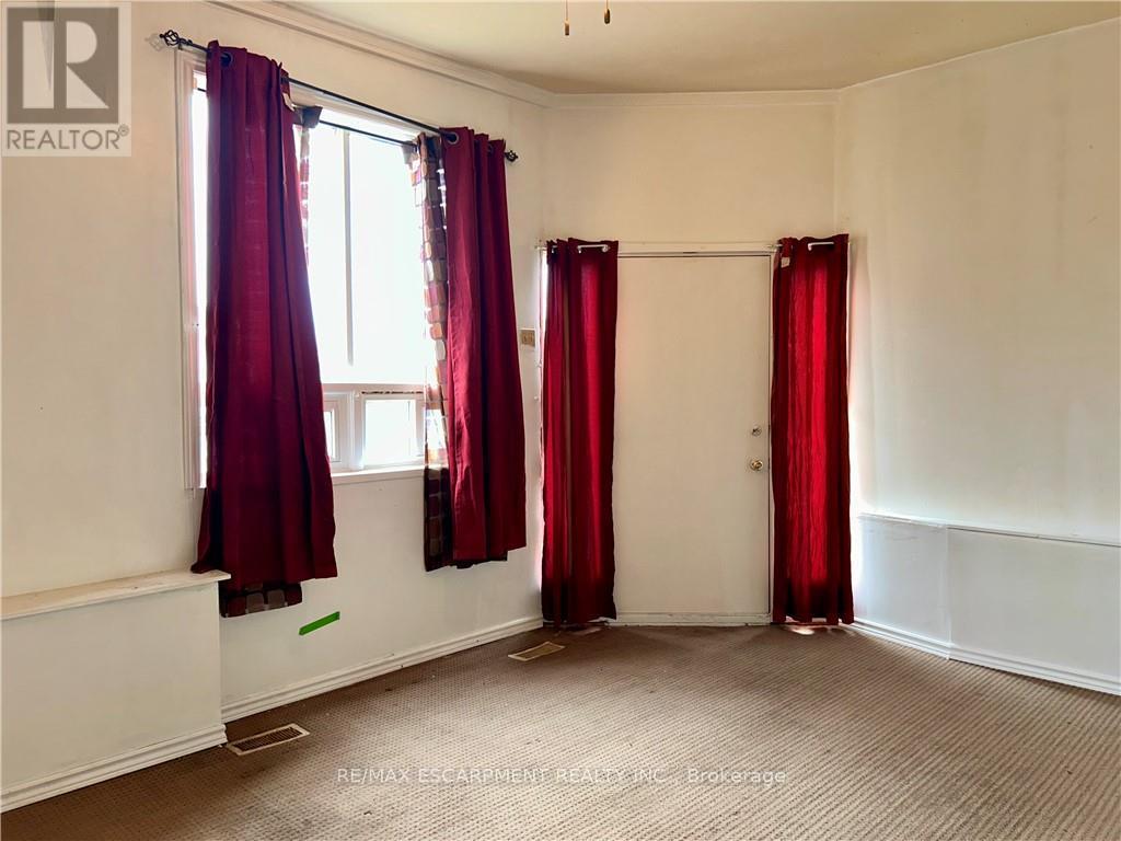 24 Duke Street Property Photo 49