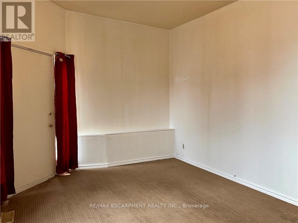 24 Duke Street Property Photo 50