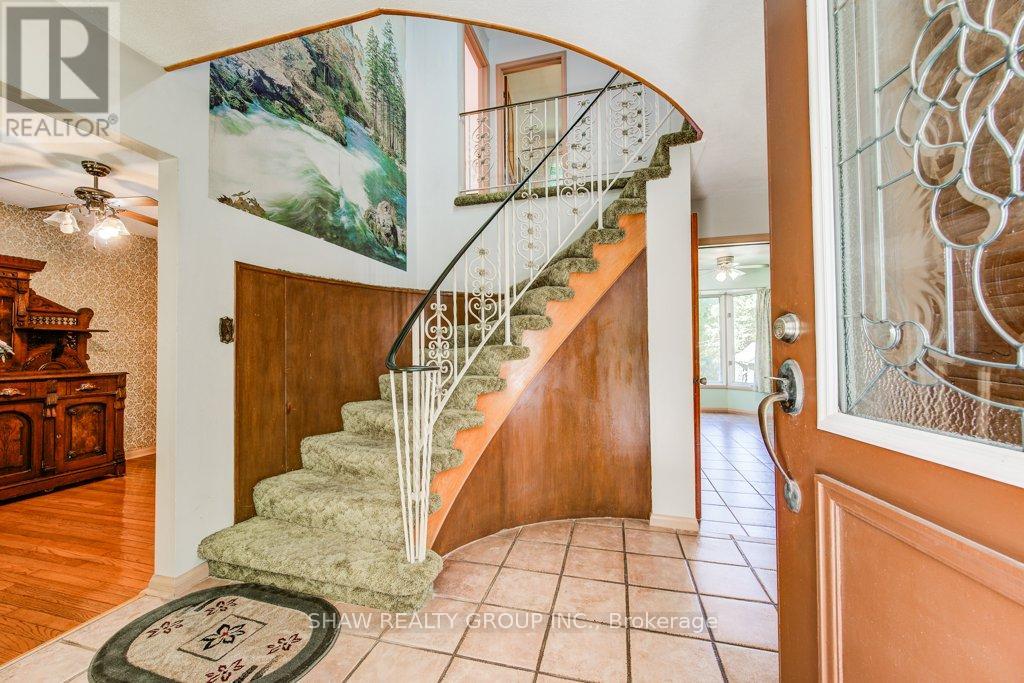 827517 Township Road Property Photo 6