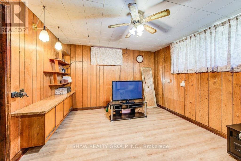 827517 Township Road Property Photo 28