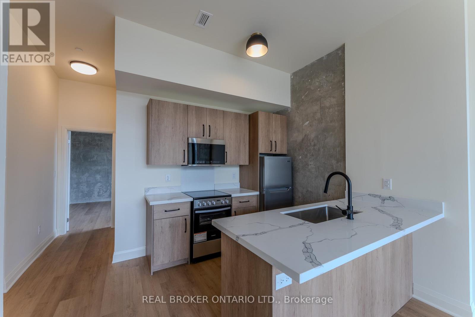 601 - 11 Robert Street Property Photo 4
