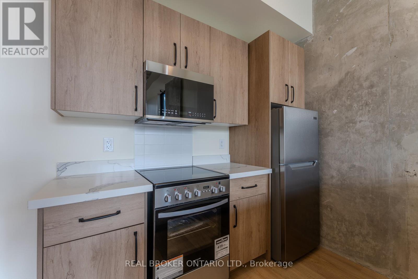 601 - 11 Robert Street Property Photo 5
