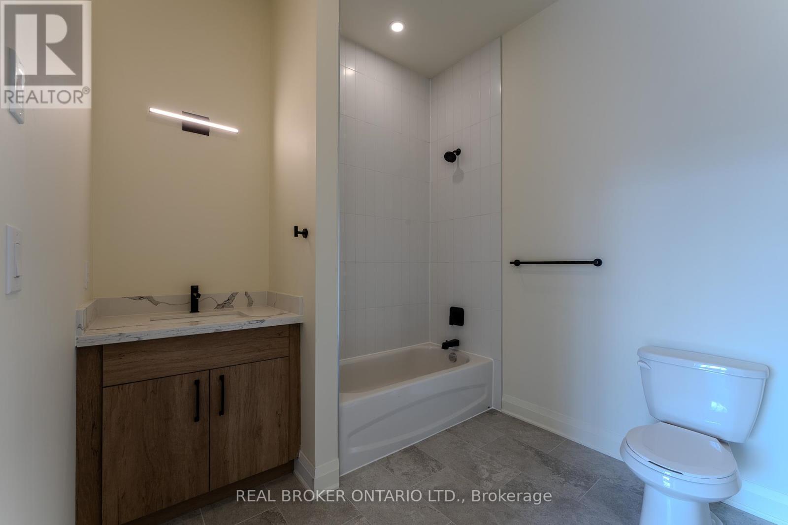 601 - 11 Robert Street Property Photo 9