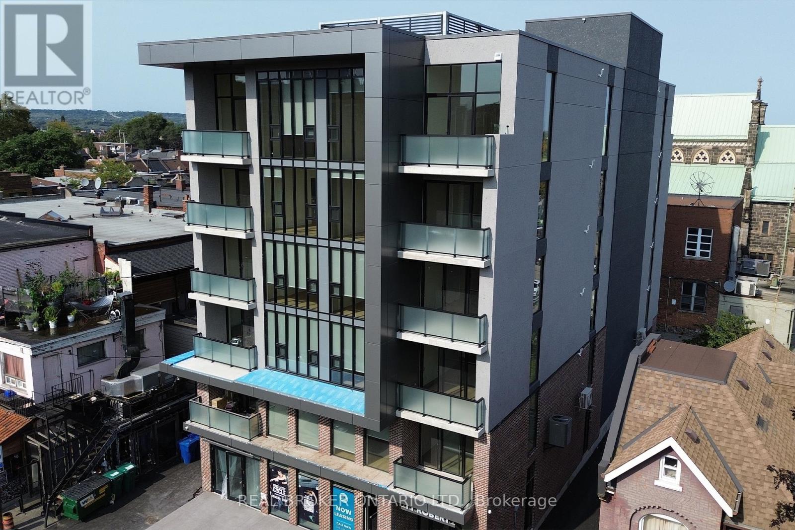 601 - 11 Robert Street Property Photo 11