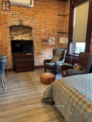249-253 Front Street Property Photo 6