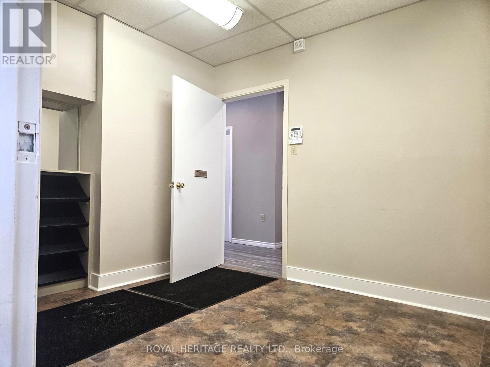Unit 2b - 17 Queen Street Property Photo 5