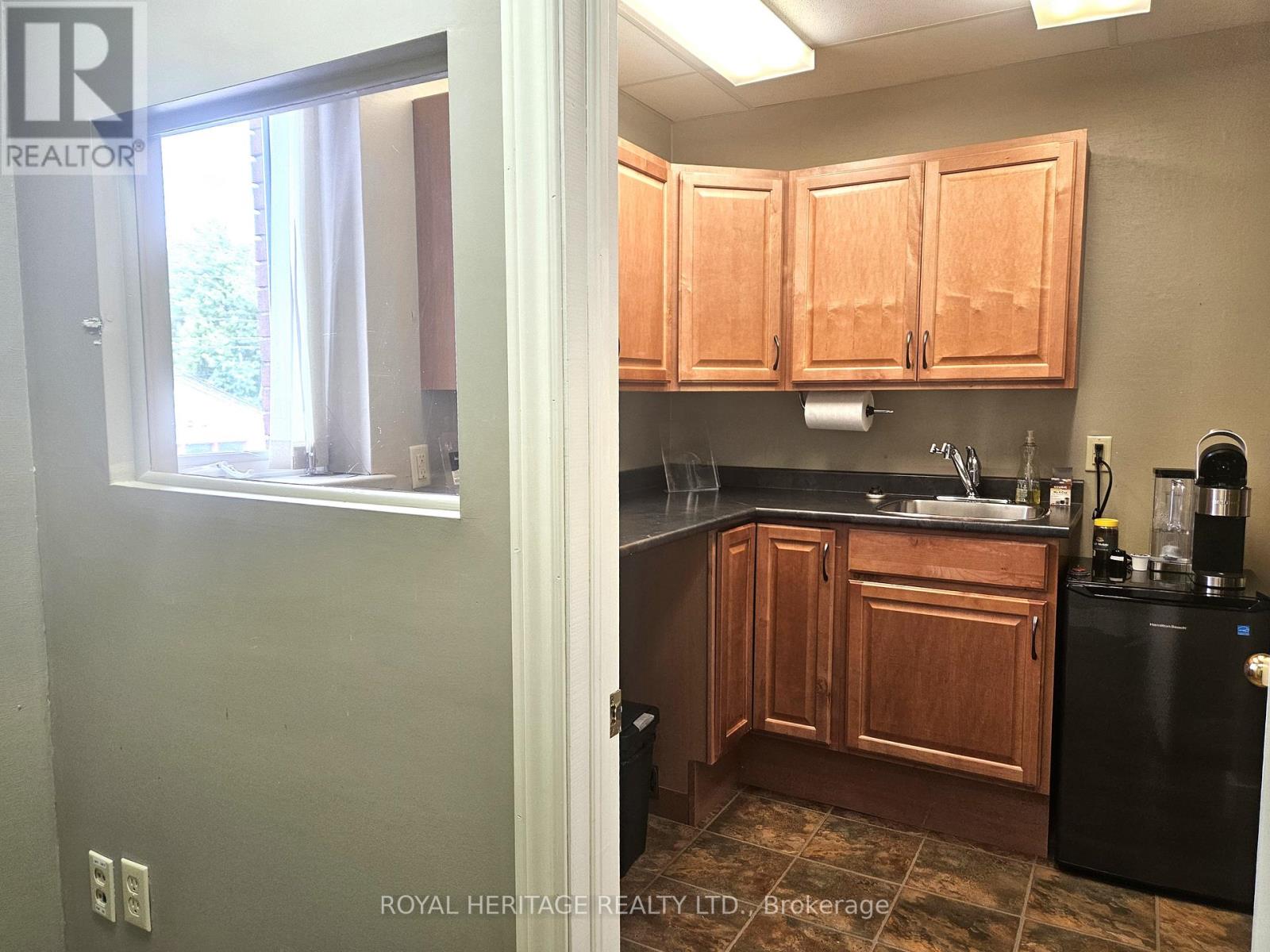 Unit 2b - 17 Queen Street Property Photo 14