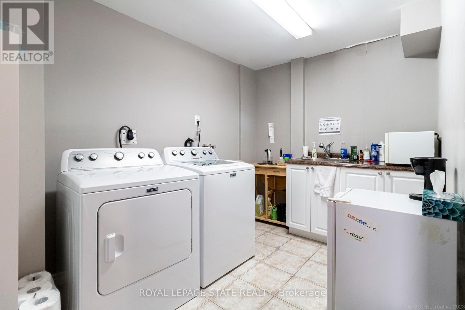 864-868 King Street W Property Photo 11