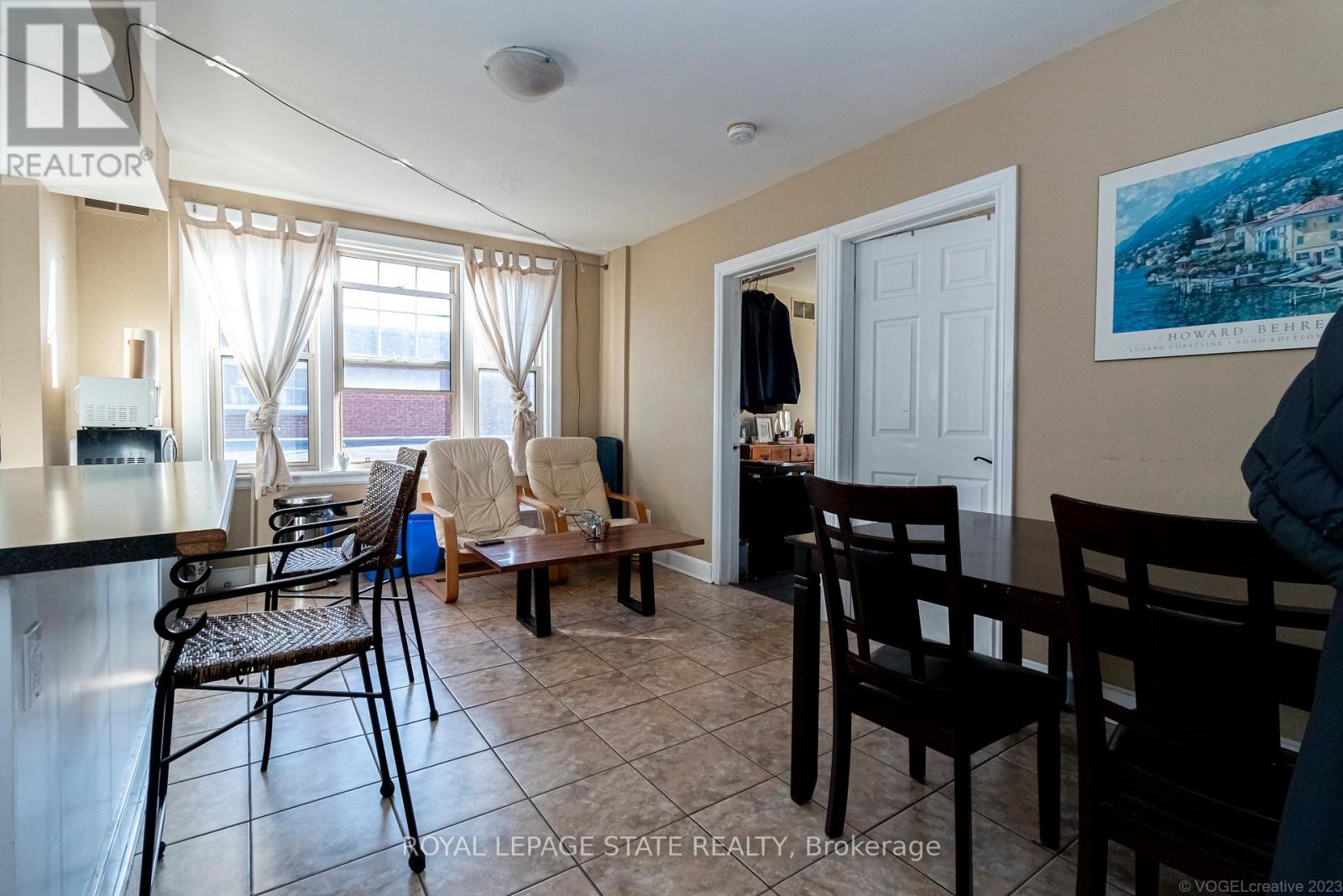 864-868 King Street W Property Photo 27