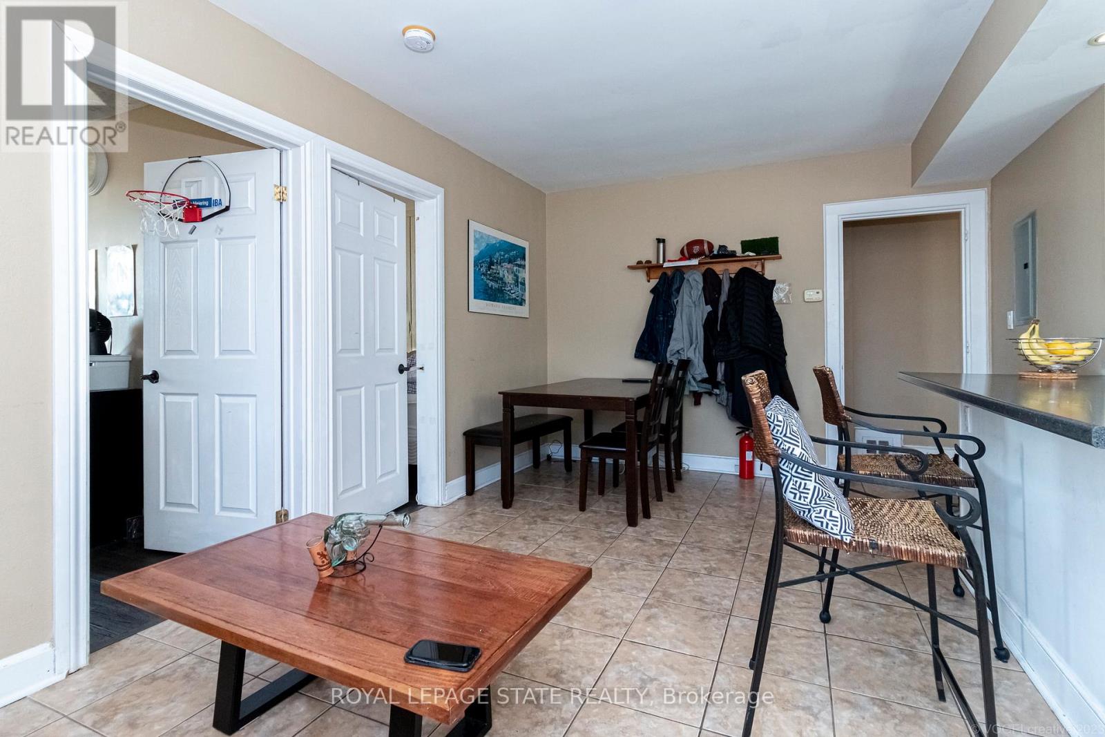 864-868 King Street W Property Photo 28