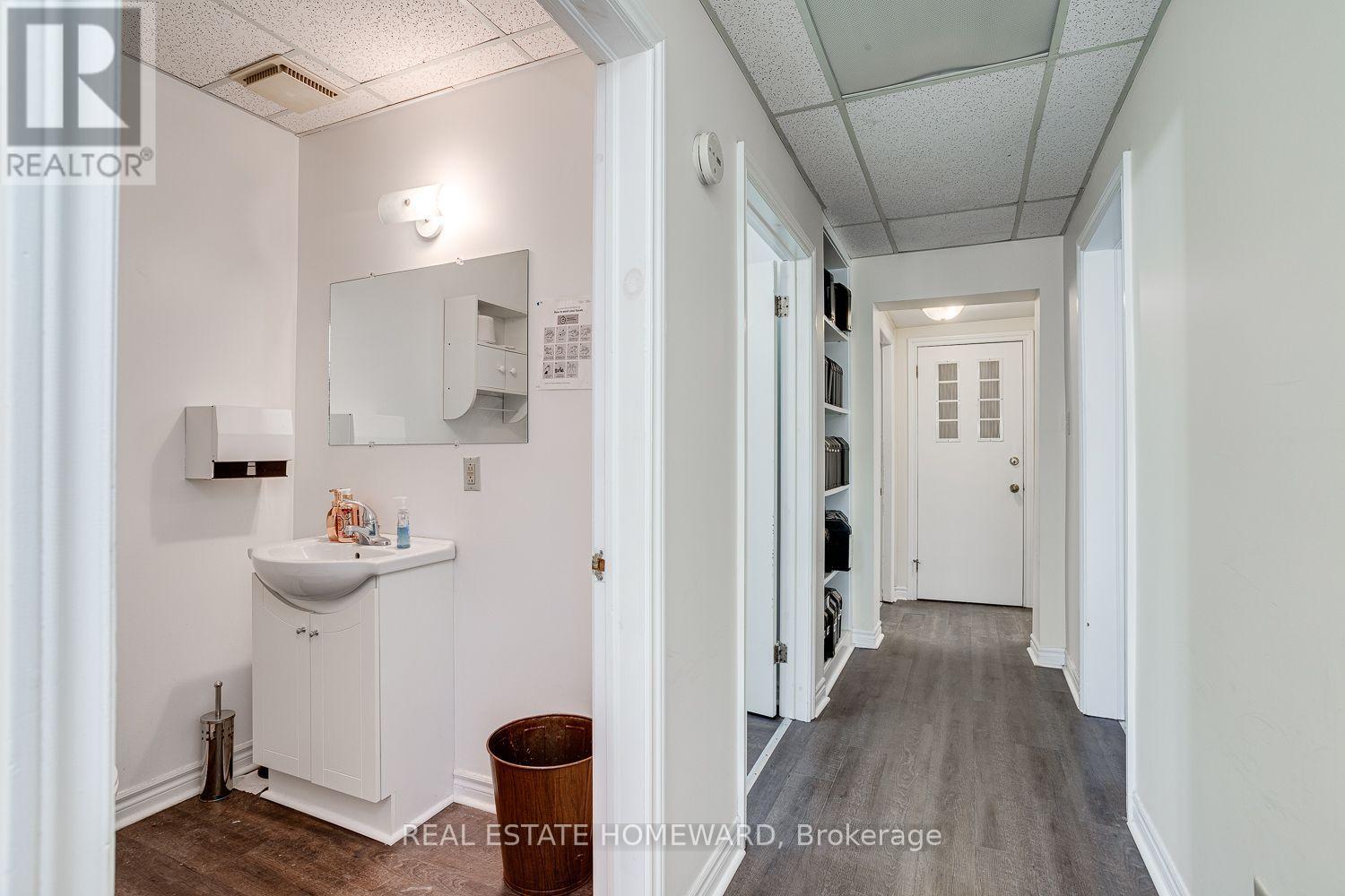 319 Division Street Property Photo 4