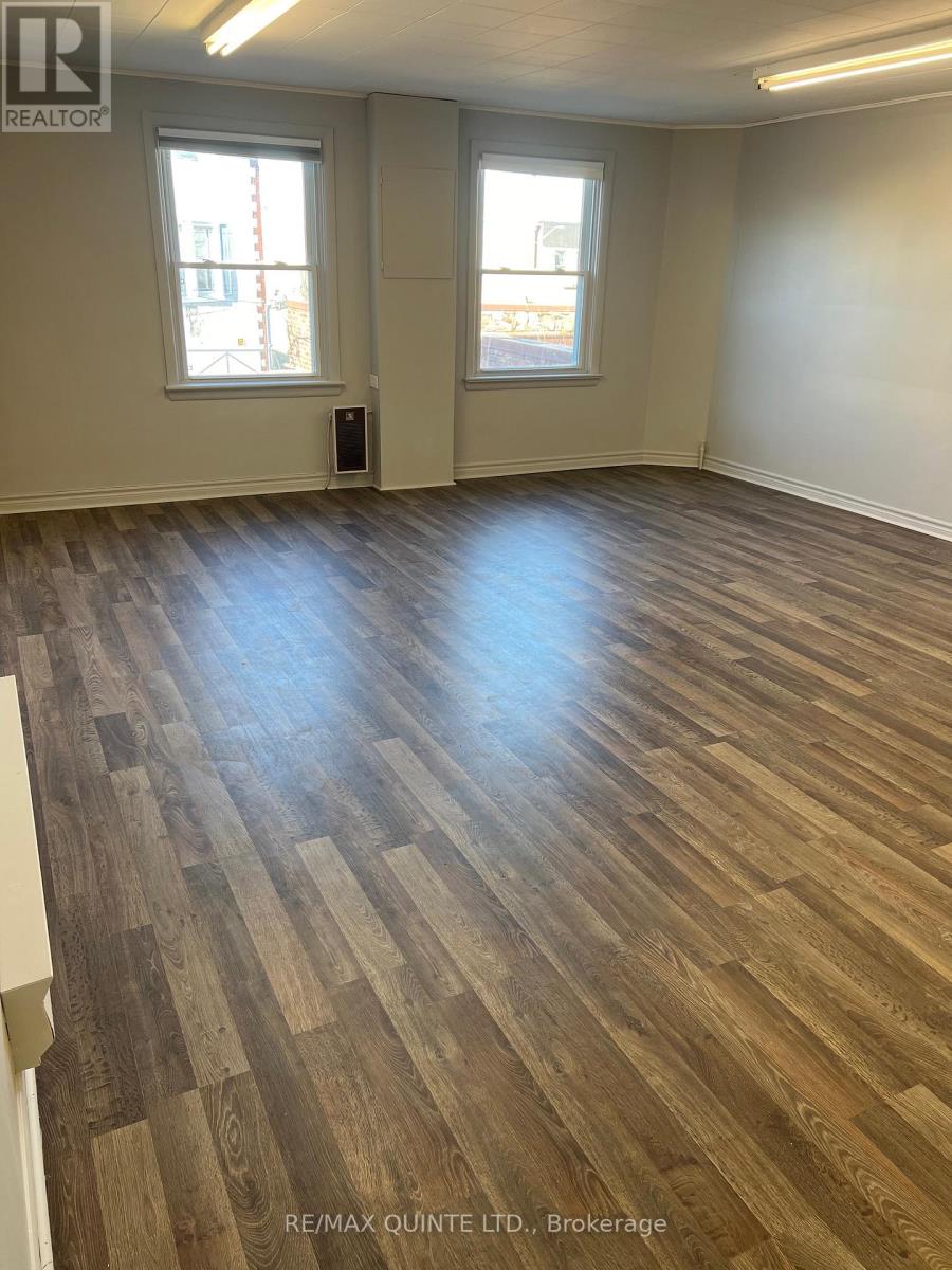 5 - 74 Dundas Street Property Photo 3
