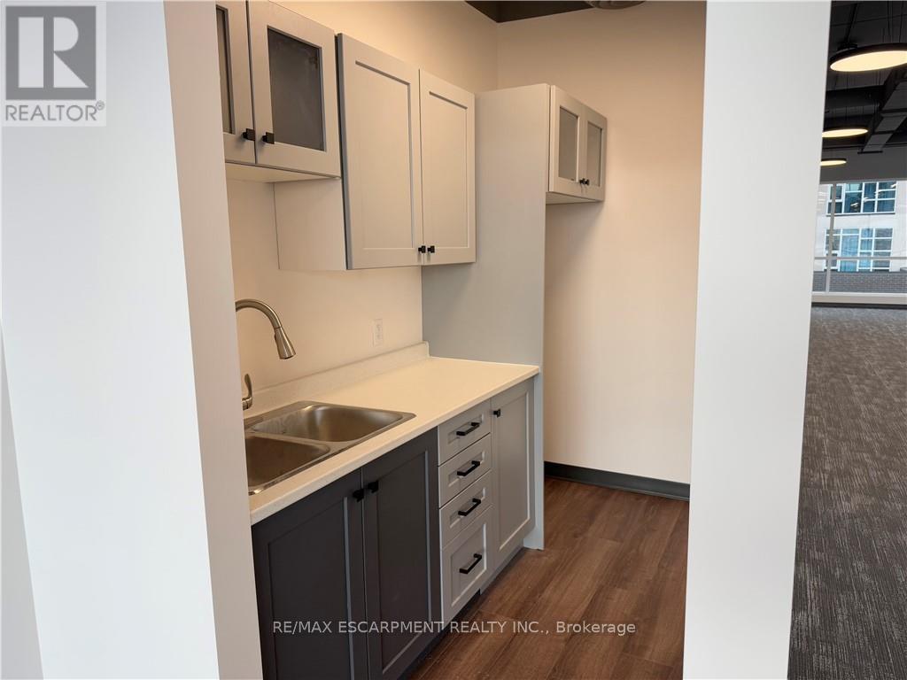 203 - 13 Windward Drive Property Photo 21