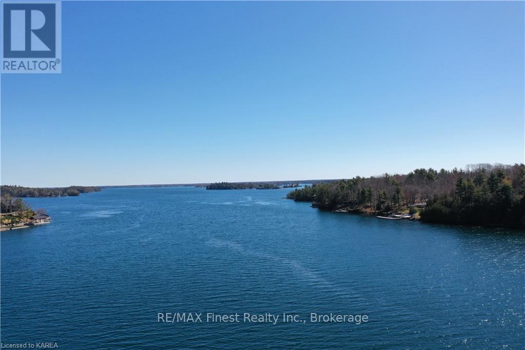 A Club Island Property Photo 4