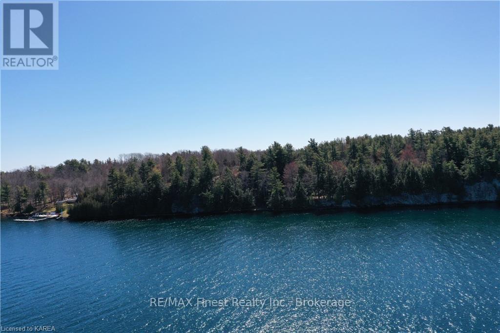 A Club Island Property Photo 6