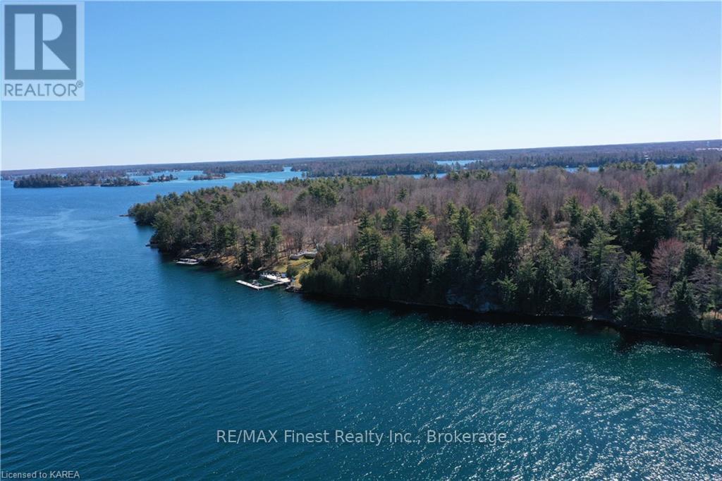 A Club Island Property Photo 8