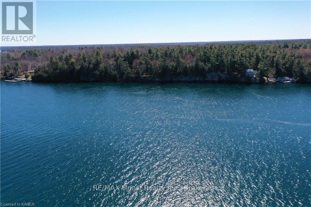 A Club Island Property Photo 10