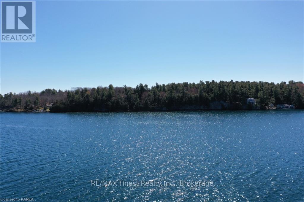 B CLUB ISLAND Property Photo 1