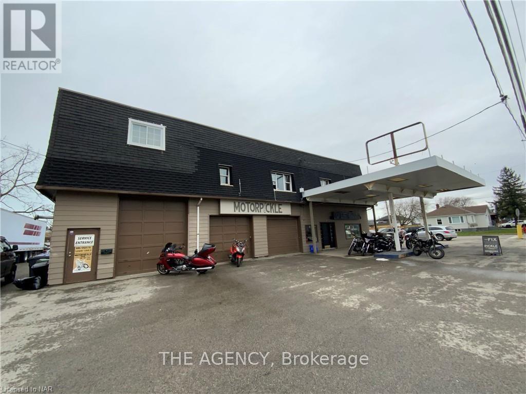 496 Main Street W Property Photo 1