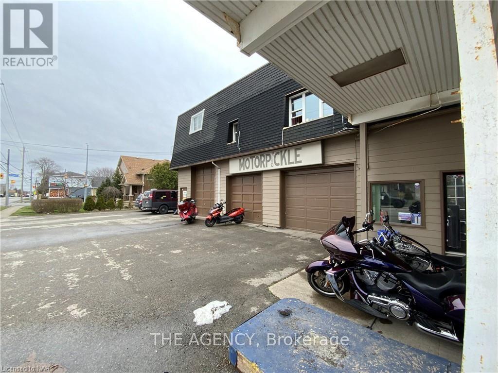 496 Main Street W Property Photo 6