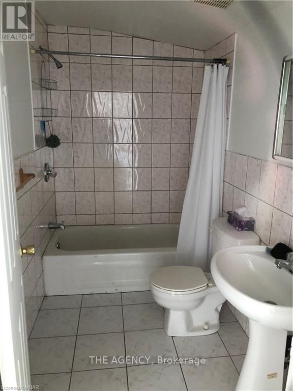 496 Main Street W Property Photo 11