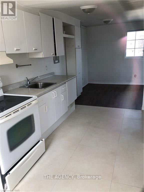 496 Main Street W Property Photo 12