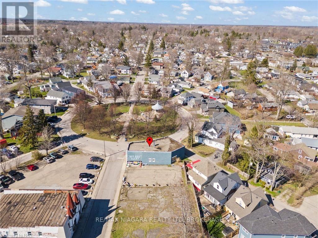 34 Queens Circle Property Photo 14