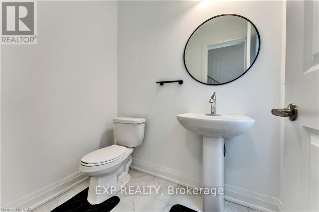 156 Schooners Lane Property Photo 12