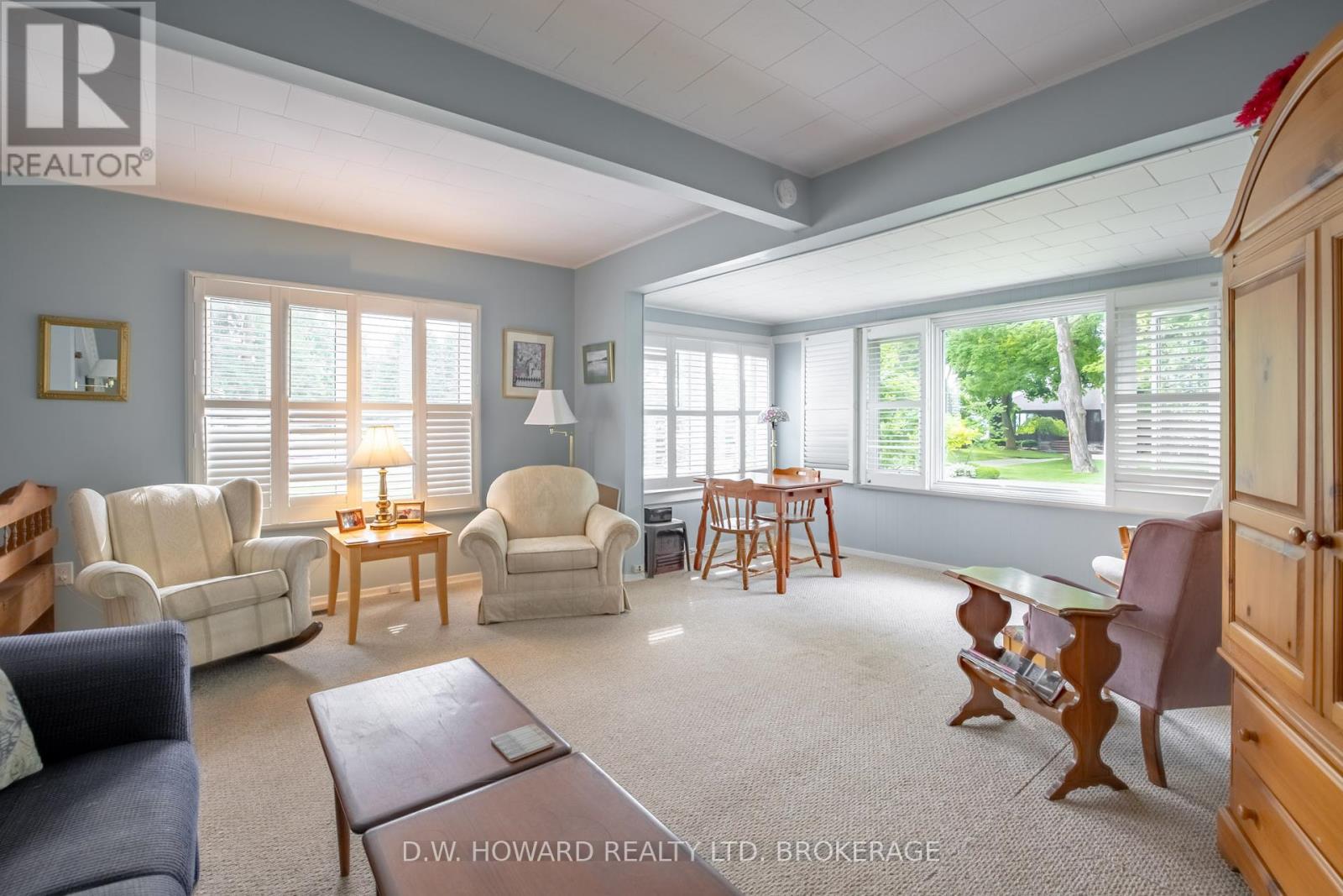 692 Lakeshore Road Property Photo 6