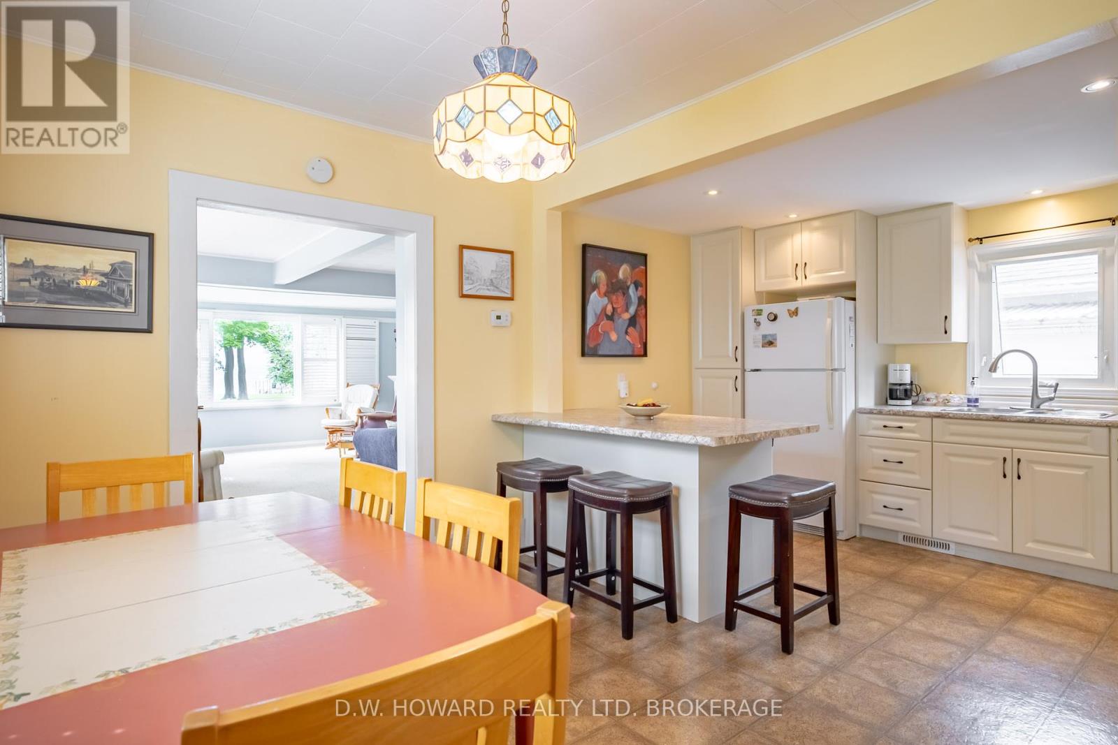 692 Lakeshore Road Property Photo 10