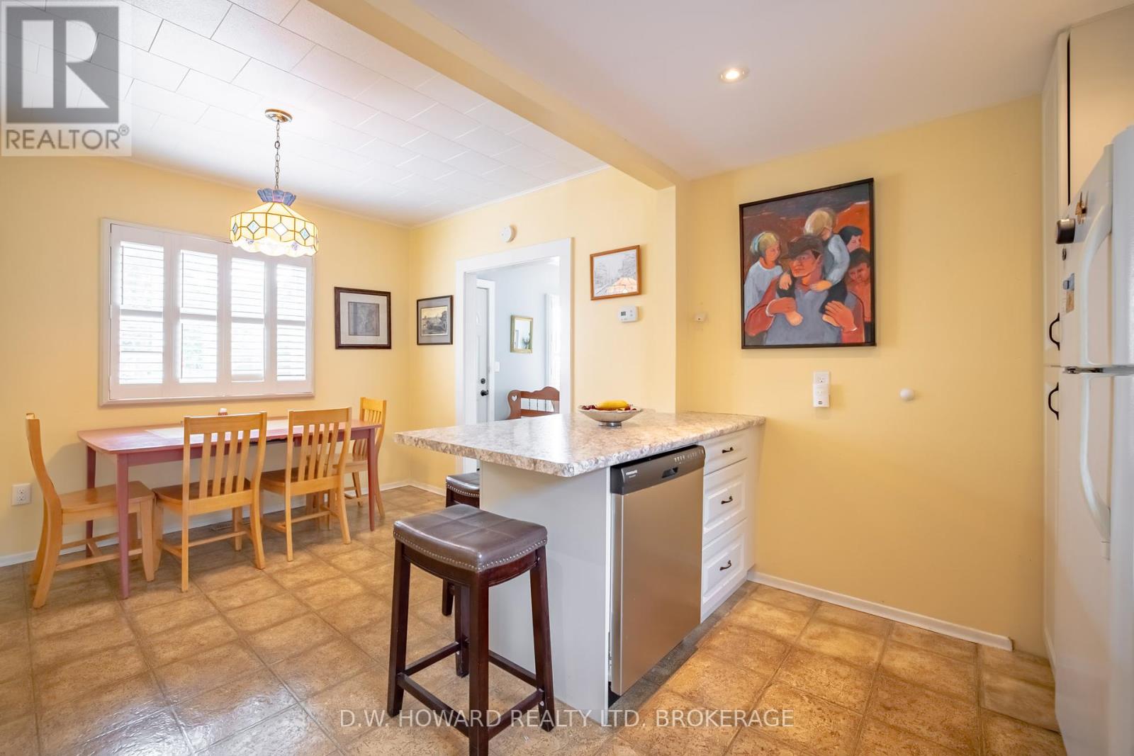 692 Lakeshore Road Property Photo 13