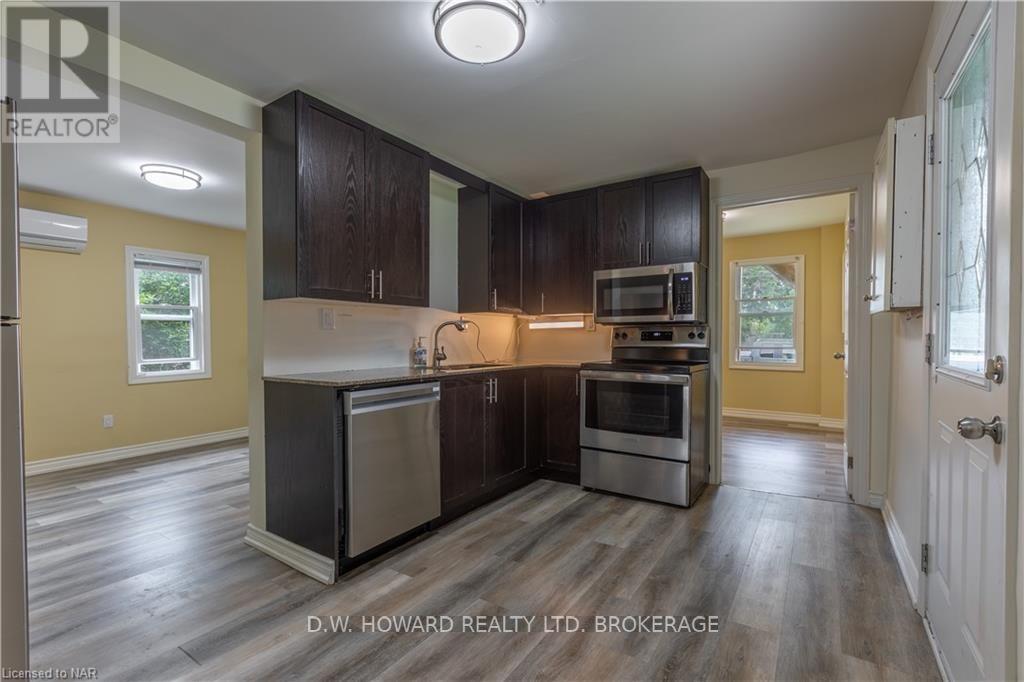 77 Chippawa Road Property Photo 6