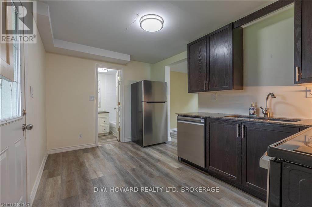 77 Chippawa Road Property Photo 7
