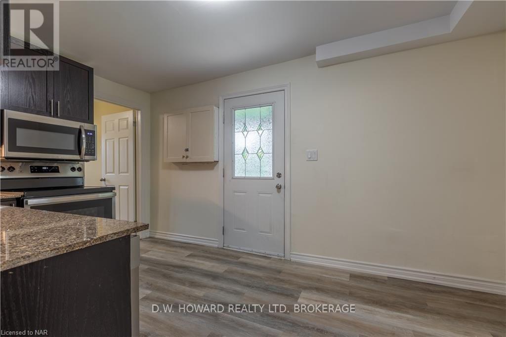 77 Chippawa Road Property Photo 8