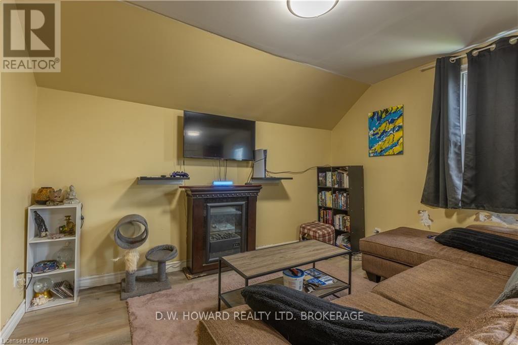 77 Chippawa Road Property Photo 16